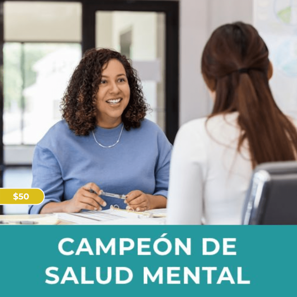 Imagen de una profesional sonriente hablando con una colega en una oficina, representando el papel de un Campeón de la Salud Mental. Esta imagen destaca la importancia de apoyar la salud mental en el lugar de trabajo, promoviendo el bienestar, reconociendo señales de angustia, y ayudando a eliminar el estigma asociado a los problemas de salud mental. También refleja cómo los defensores capacitados pueden enseñar habilidades para reducir el estrés, gestionar emociones, resolver conflictos y fomentar el autocuidado.